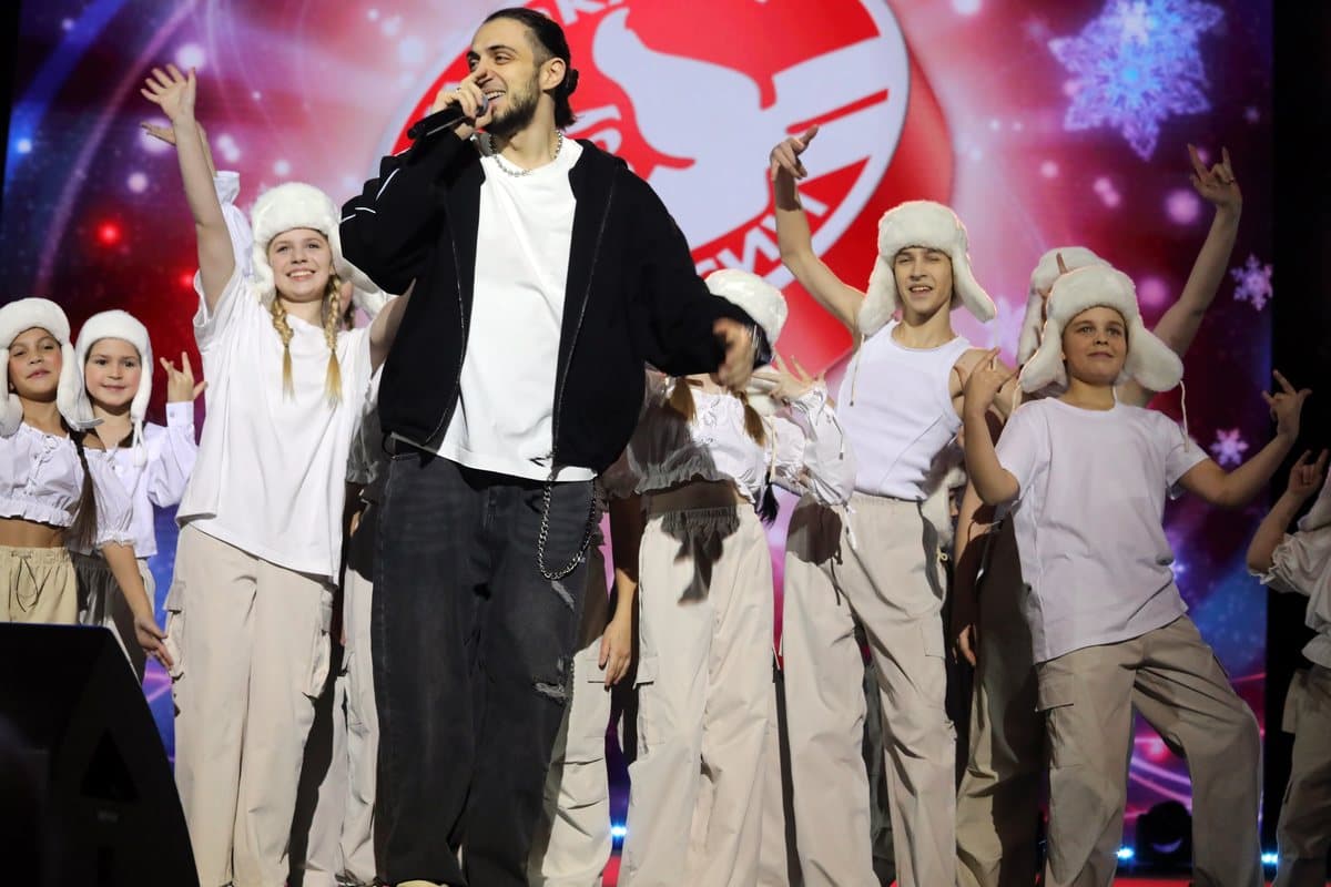 Ученики Royal Kids выступают на большой сцене со звездой эстрады